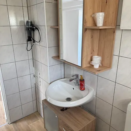 Monteurzimmer Messezimmer Ferienzimmer بيت ضيافة