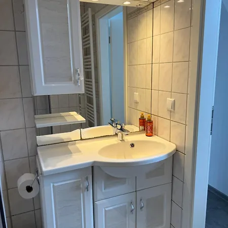 Monteurzimmer Messezimmer Ferienzimmer بيت ضيافة *