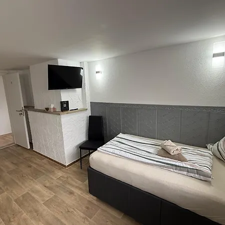 Monteurzimmer Messezimmer Ferienzimmer *