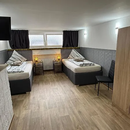 Monteurzimmer Messezimmer Ferienzimmer בית הארחה *